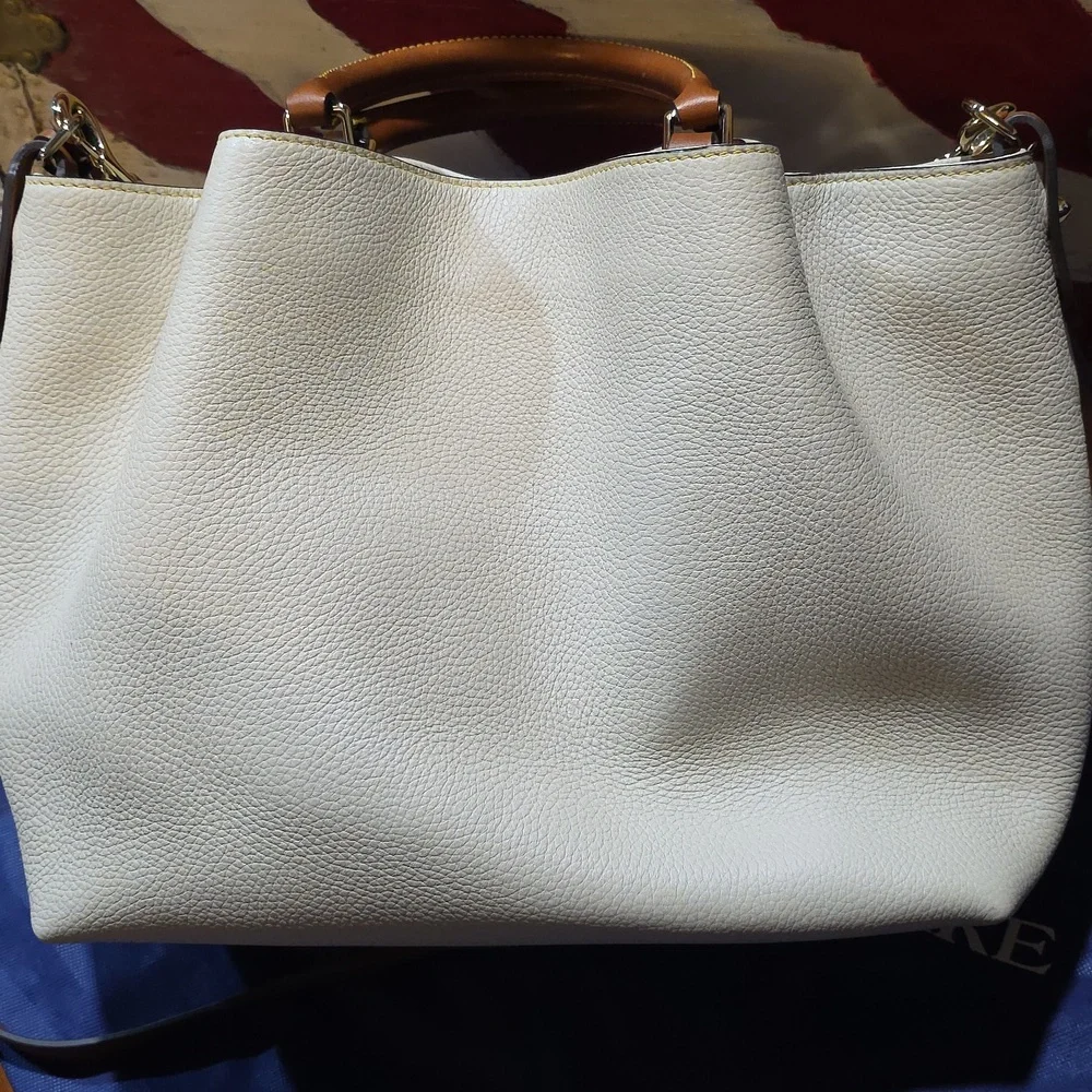 Dooney & Bourke Large Barlow Bag - Picture 4 of 10